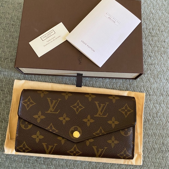 Louis Vuitton Handbags - Sarah Wallet New model